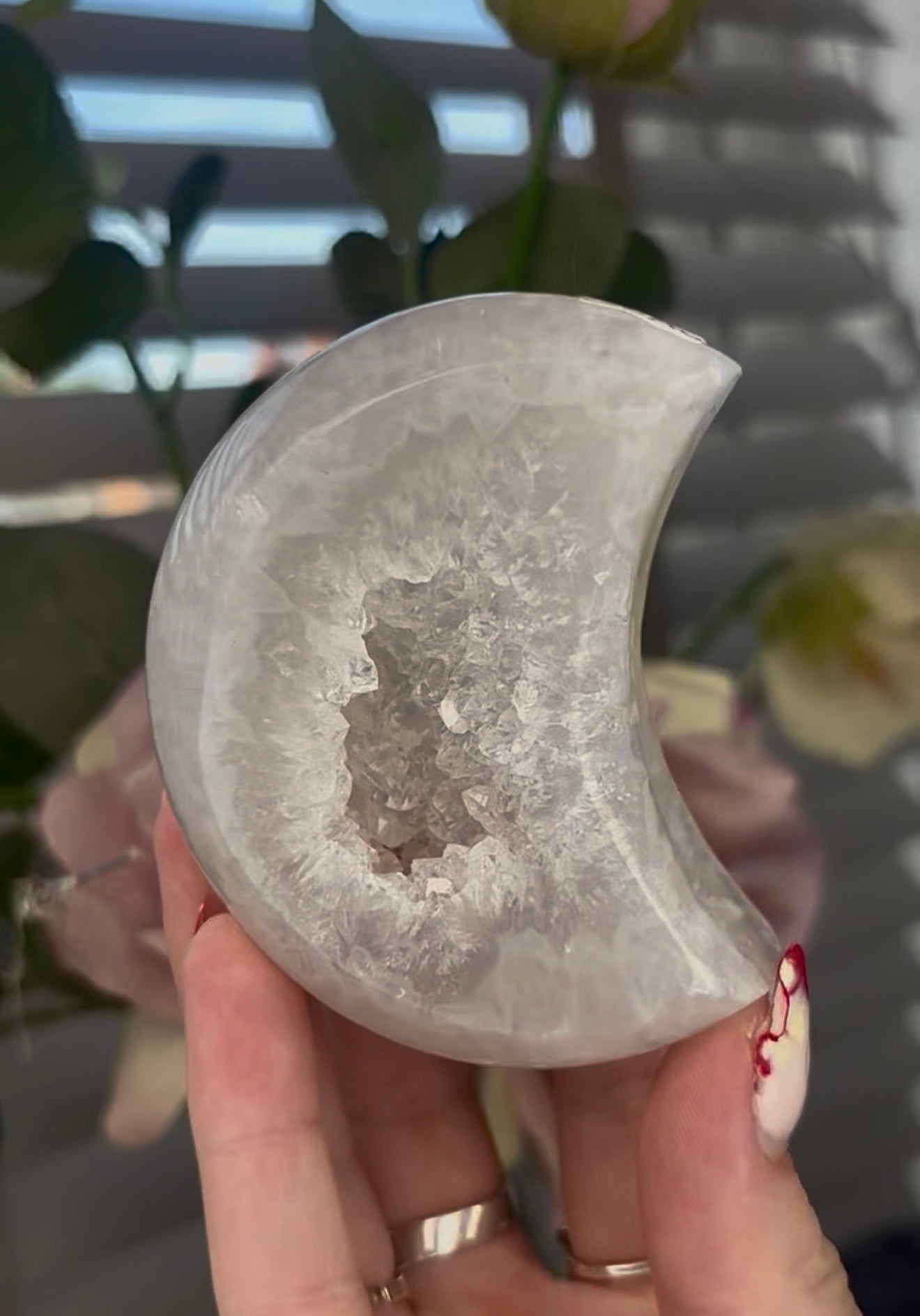 Beautiful, agate moon with druzy - stand included