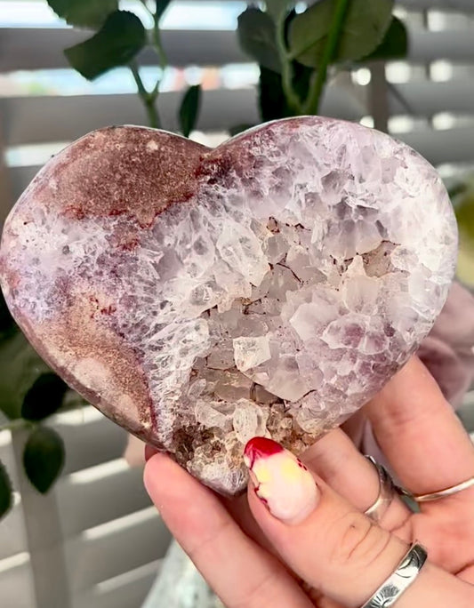 Beautiful pink amethyst heart with quartz - comes with stand (10.8cm)