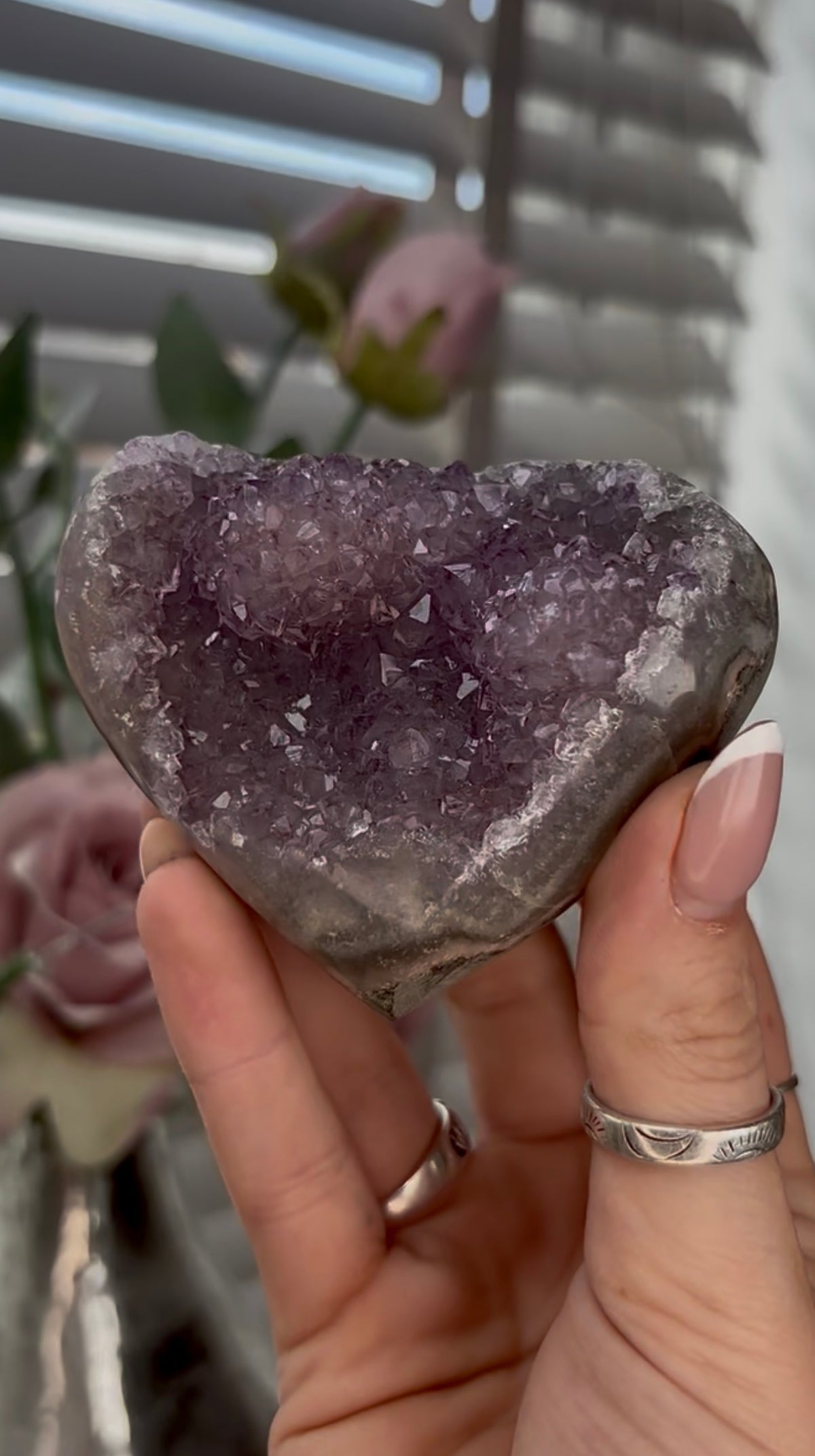 Uruguay, amethyst heart - comes with stand