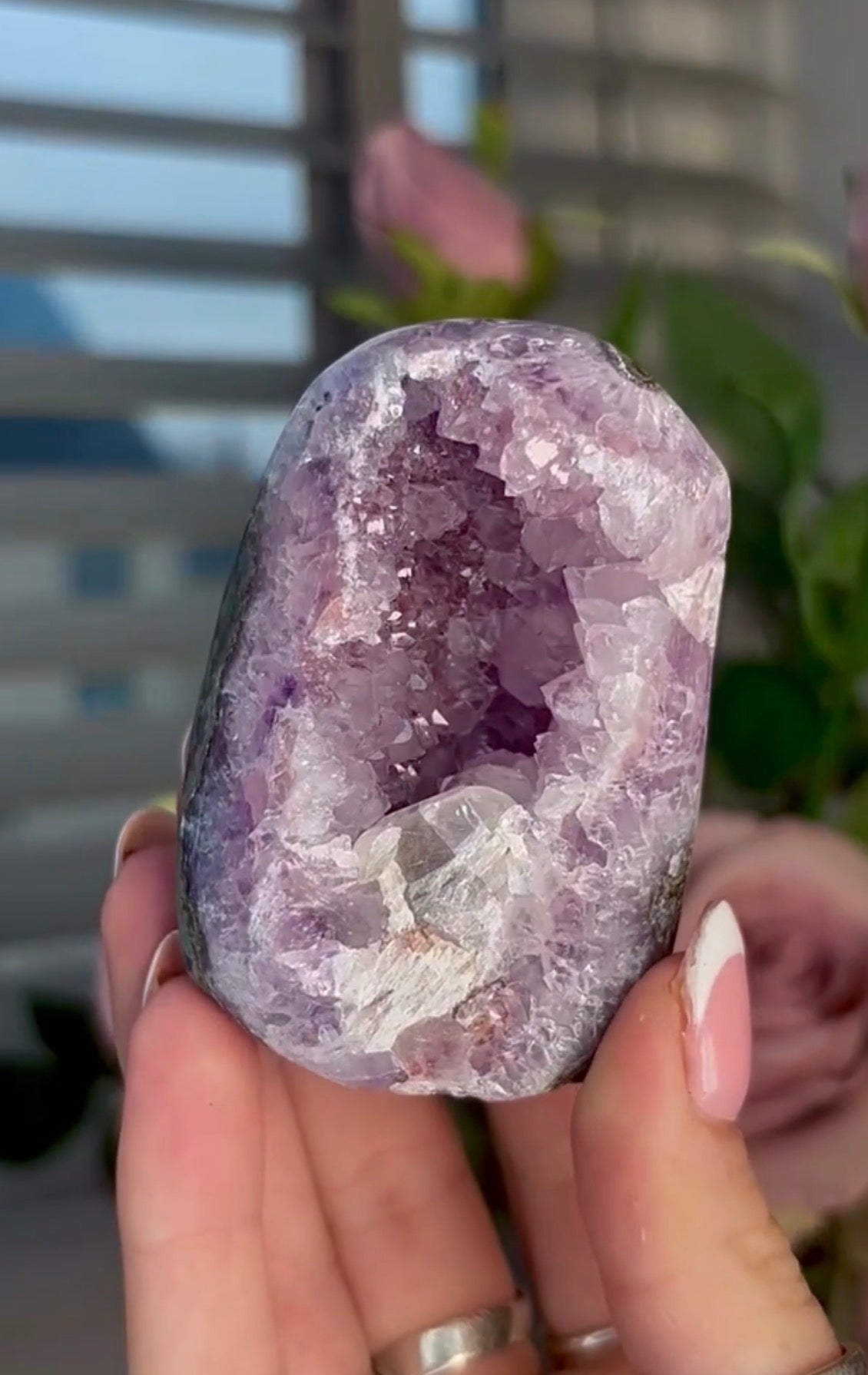 Hugh quality, Lilac, Rainbow amethyst cutbase