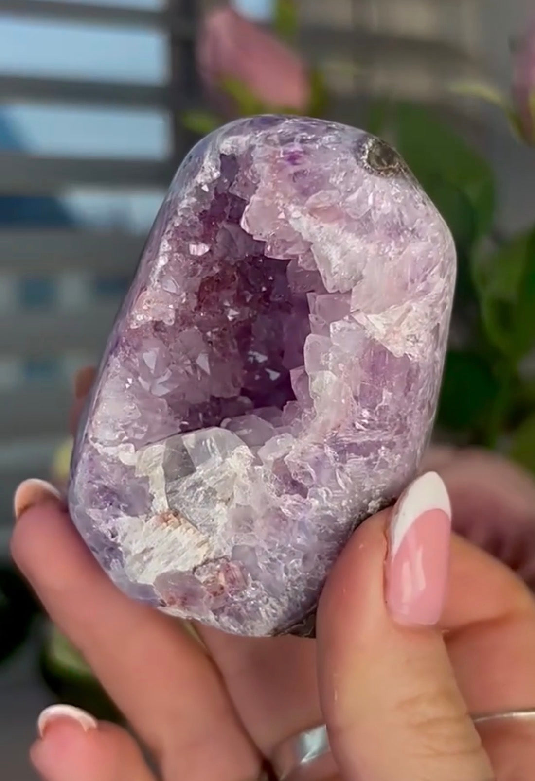 Hugh quality, Lilac, Rainbow amethyst cutbase