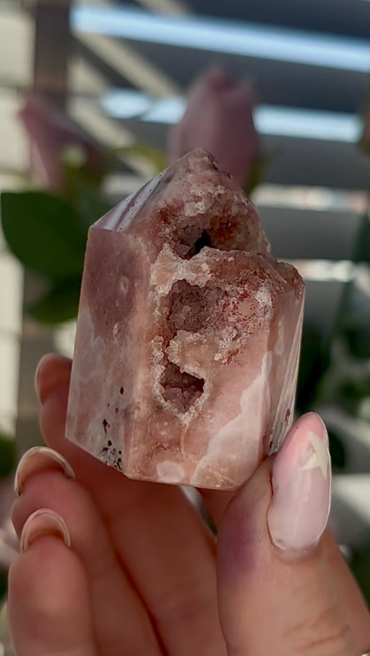 Beautiful, mini Pink amethyst tower