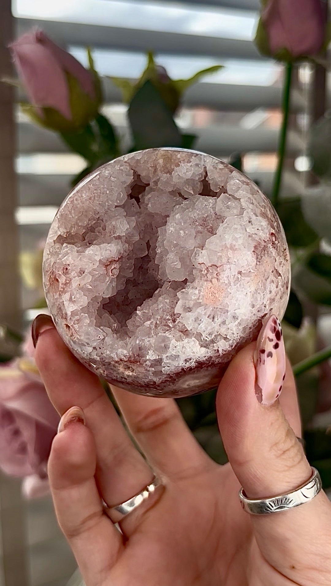 High grade, amethyst Flower agate sphere with high clarity quartz