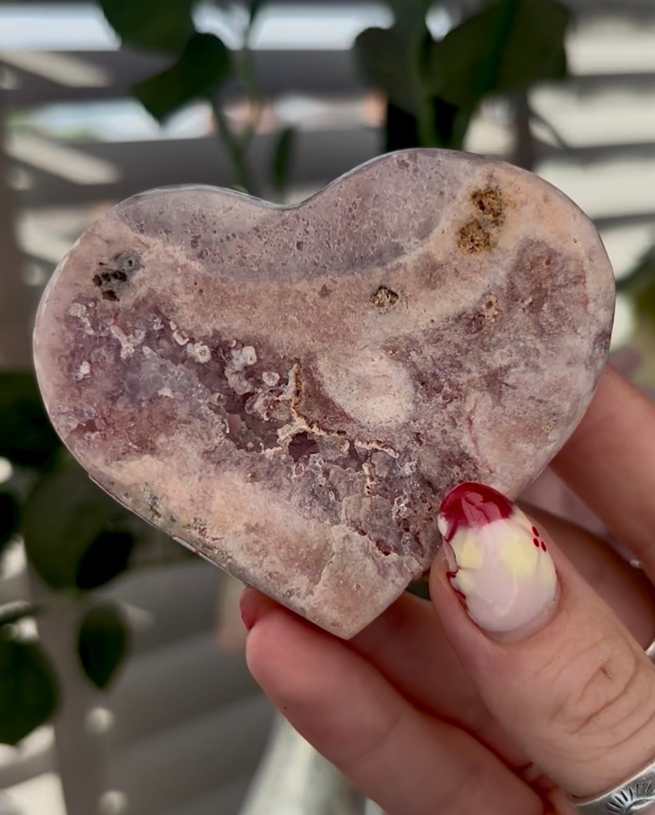 pink amethyst heart - comes with stand 7.5cm