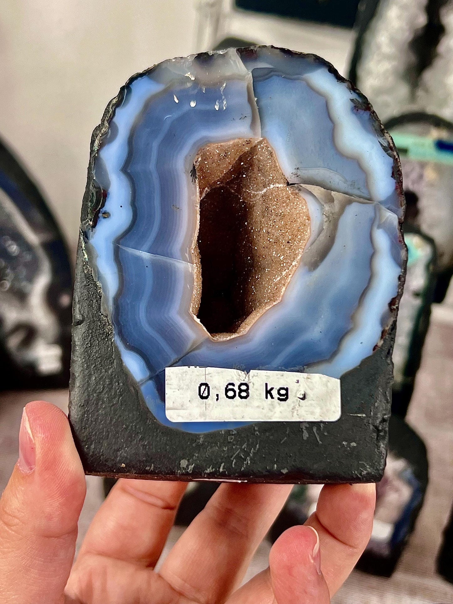 Beautiful, small,blue agate cathedral with peach sugar druzy 680g