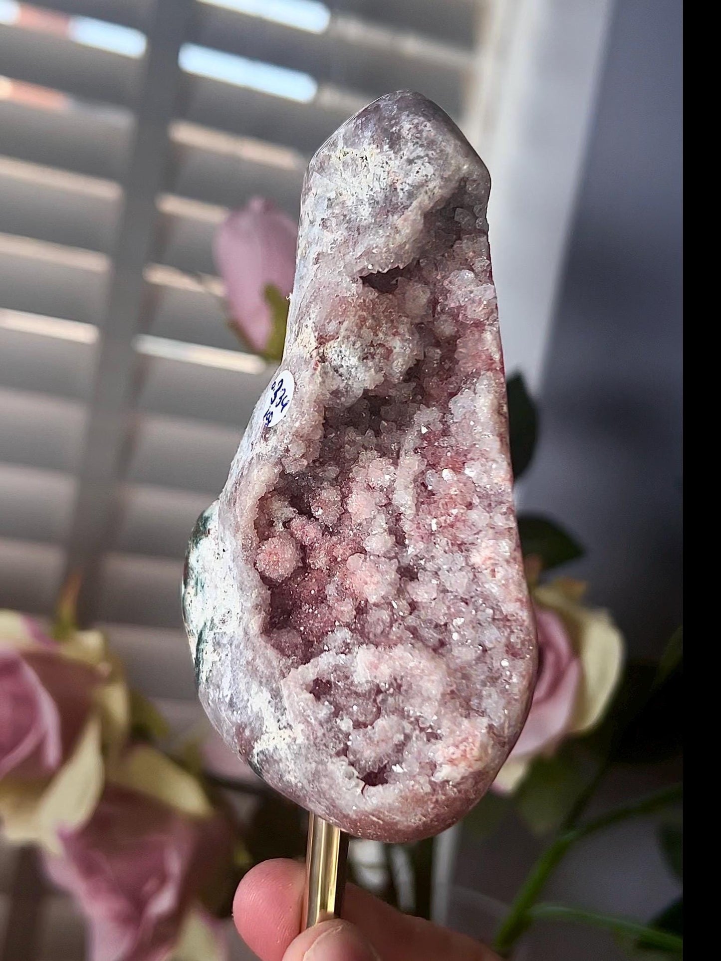 high grade, pink amethyst Freeform on stand 0.334g