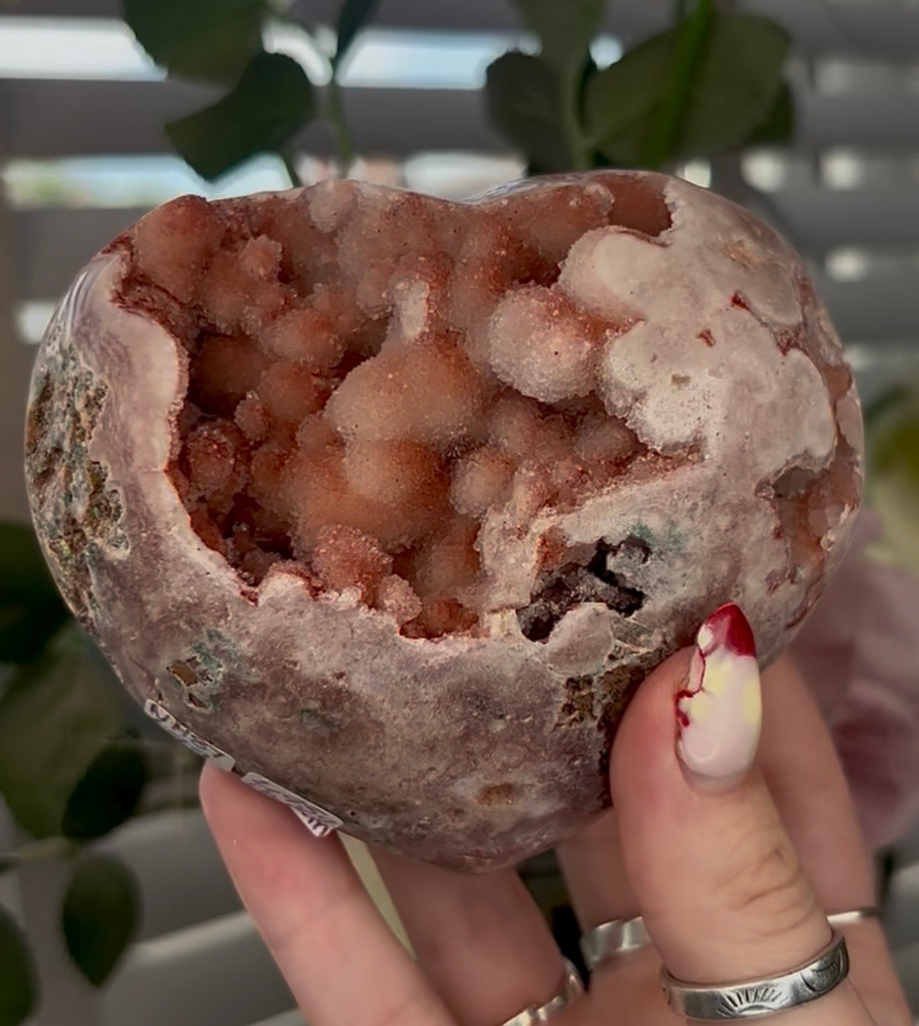 Hq bubble druzy, pink amethyst heart - comes with stand (10.5cm)