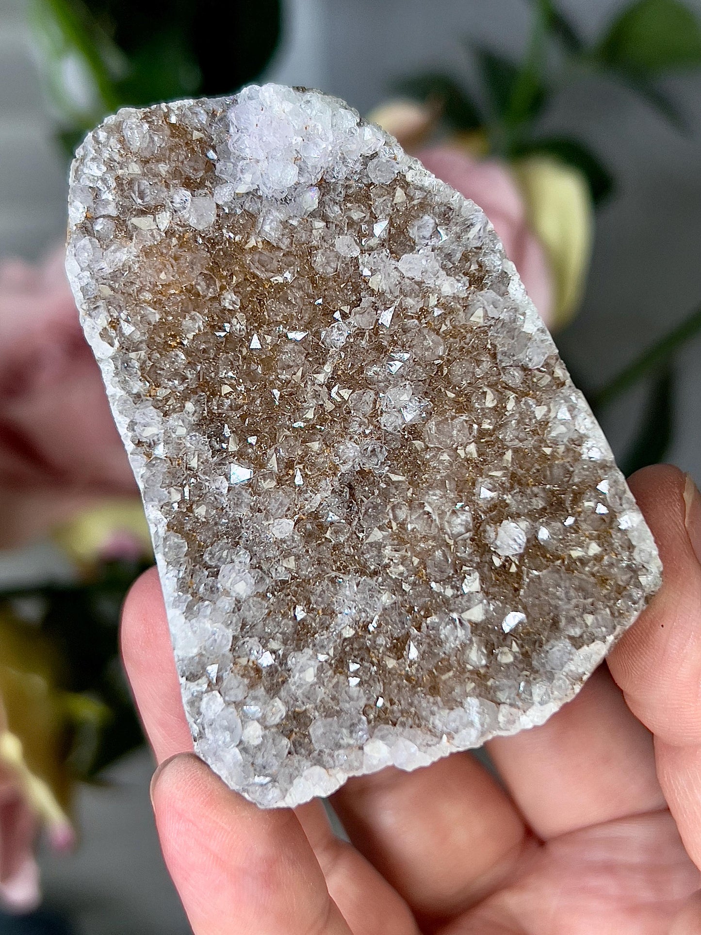 amethyst cutbase green toned freeform - 160g 7cm(h) 5cm(w)