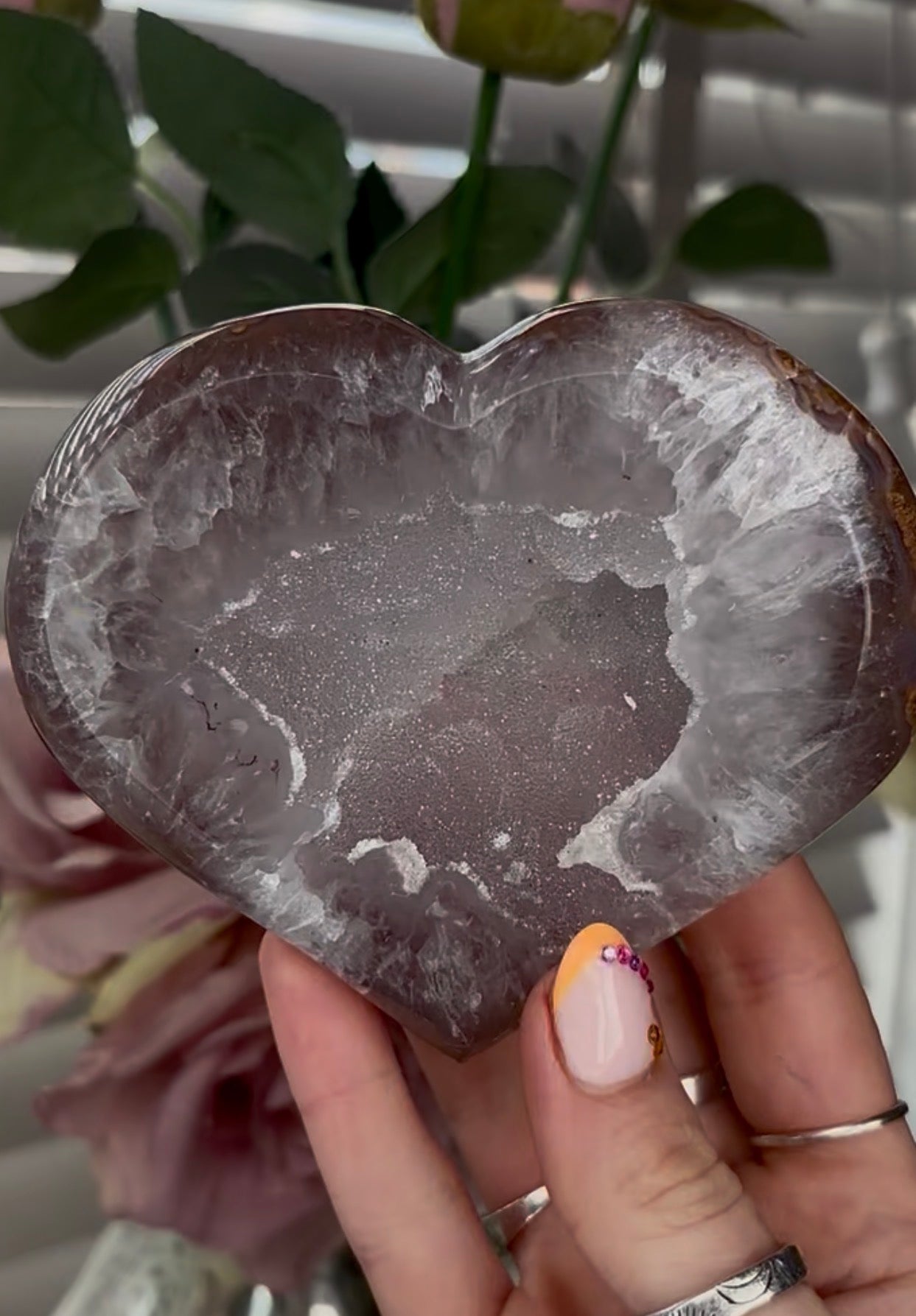 Beautiful, high grade, agate heart with druzy - stand included