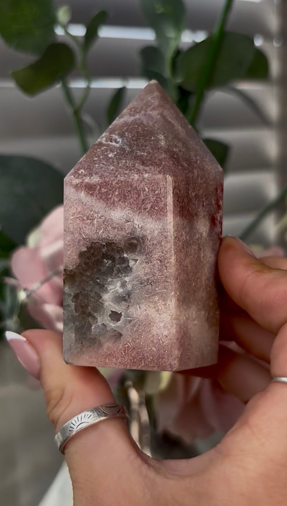 Beautiful, hq, druzy, Pink amethyst tower 8.6cm(h) by 4.5cm(w)