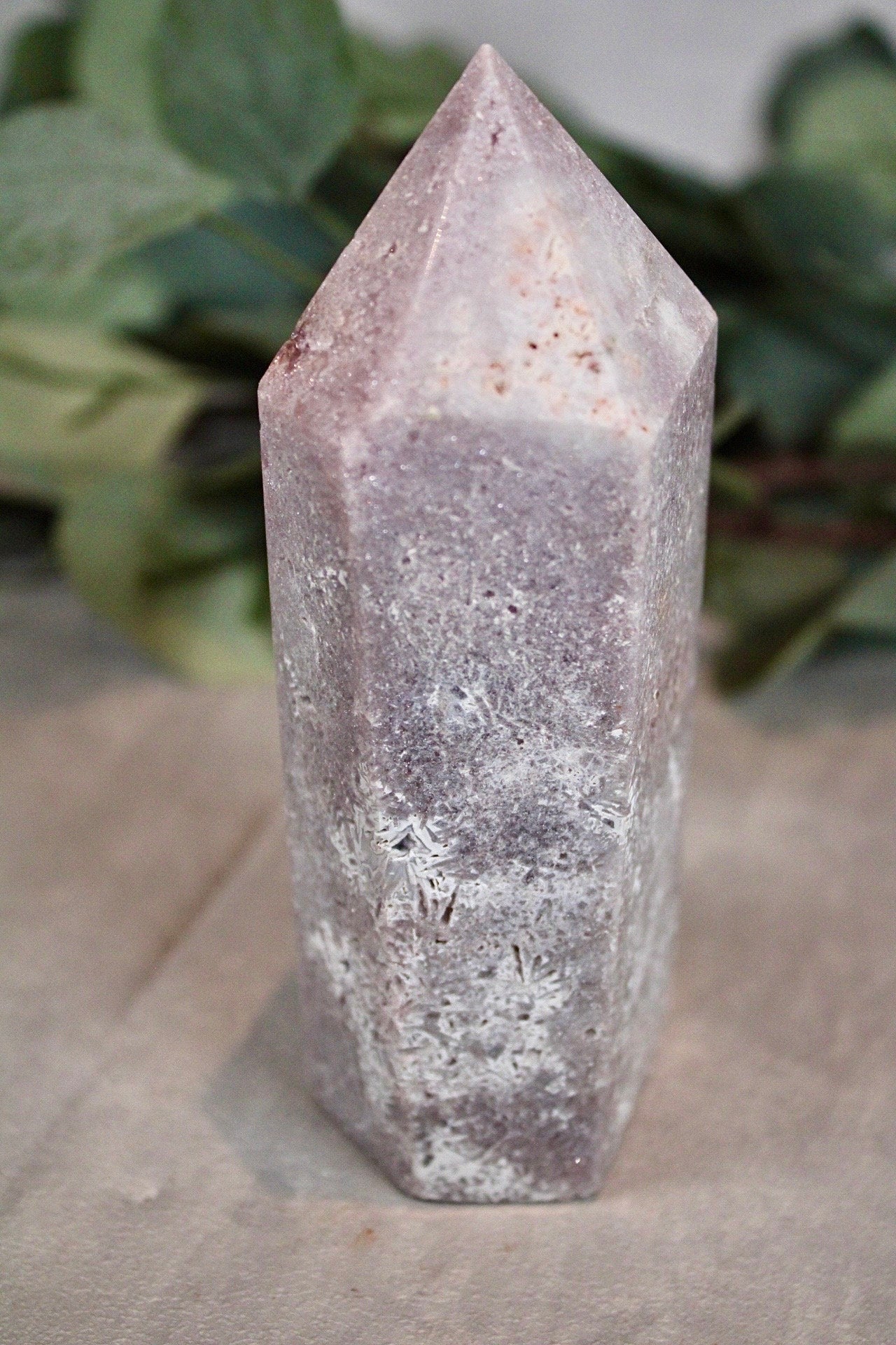Snowy pink amethyst tower with druzy cave - 450g 12cm (H)