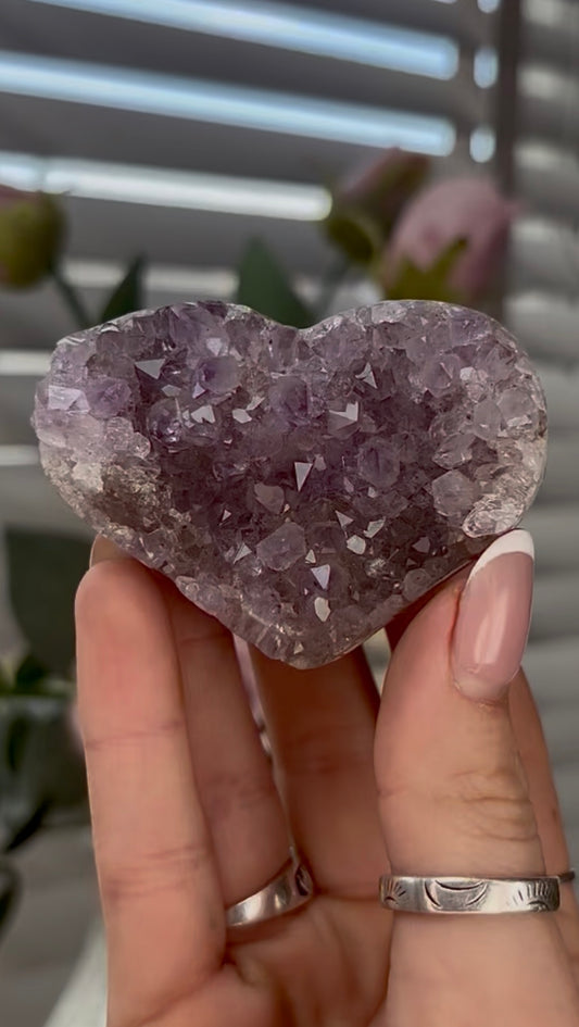 Uruguay, amethyst heart - comes with stand