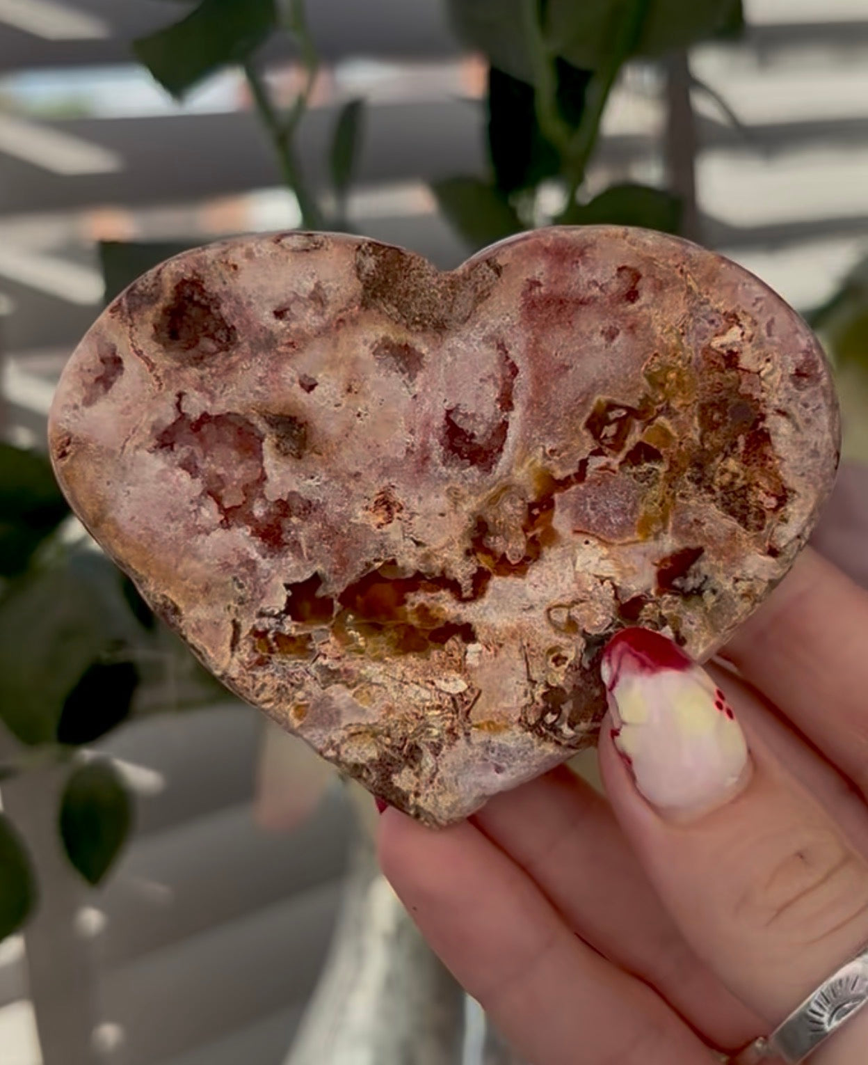 pink amethyst heart - comes with stand 8.6cm