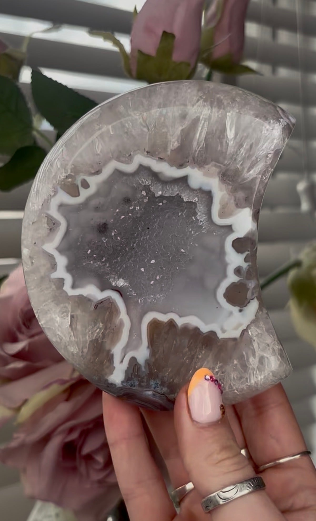 Beautiful, high quality, agate moon with druzy - stand included