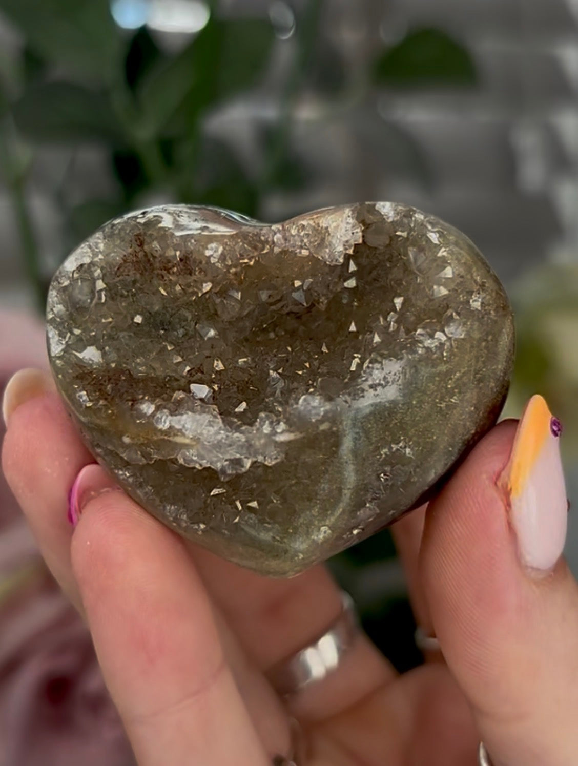 Beautiful, mini agate heart with druzy - stand included