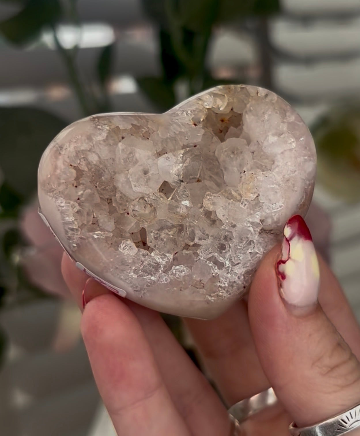 pink amethyst heart - comes with stand 6cm