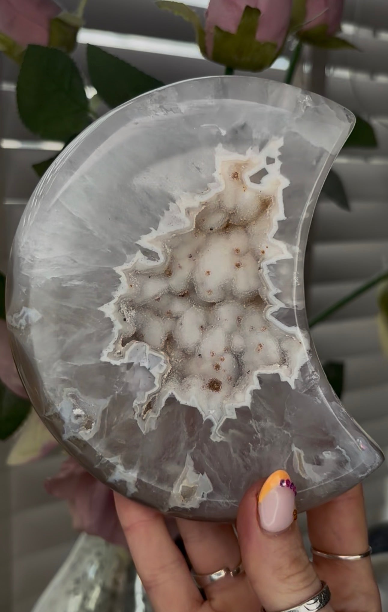 Beautiful, high grade, agate moon with druzy portal - stand included