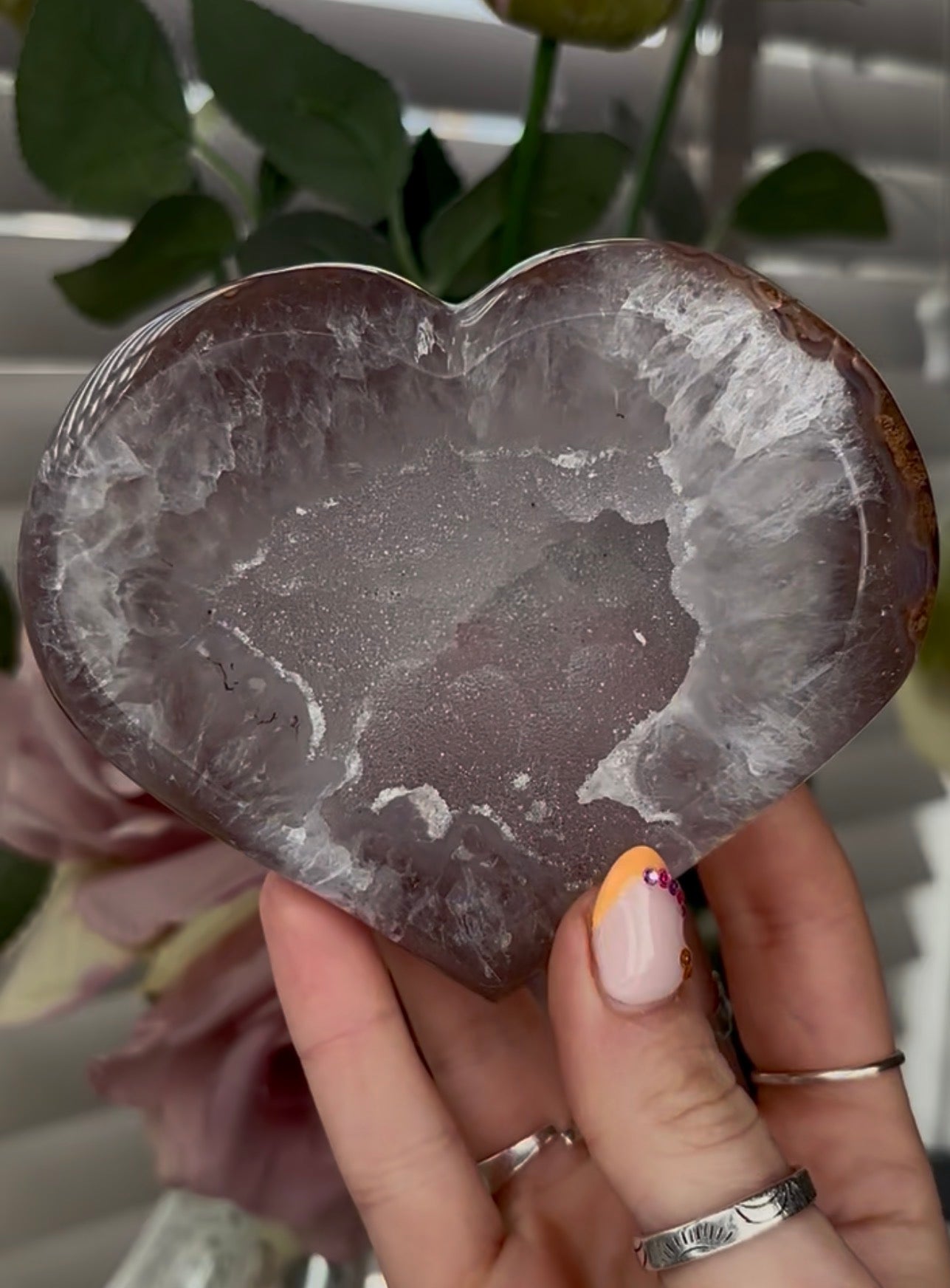 Beautiful, high grade, agate heart with druzy - stand included