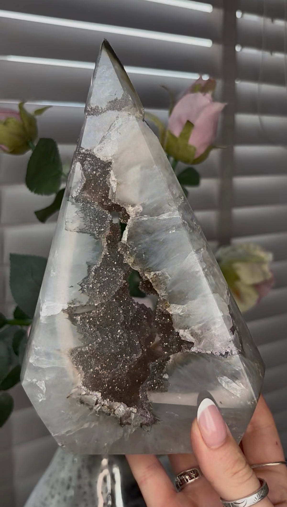 Beautiful, statement, high grade, agate, self-standing, diamond with gorgeous, green sugar druzy 20cm high