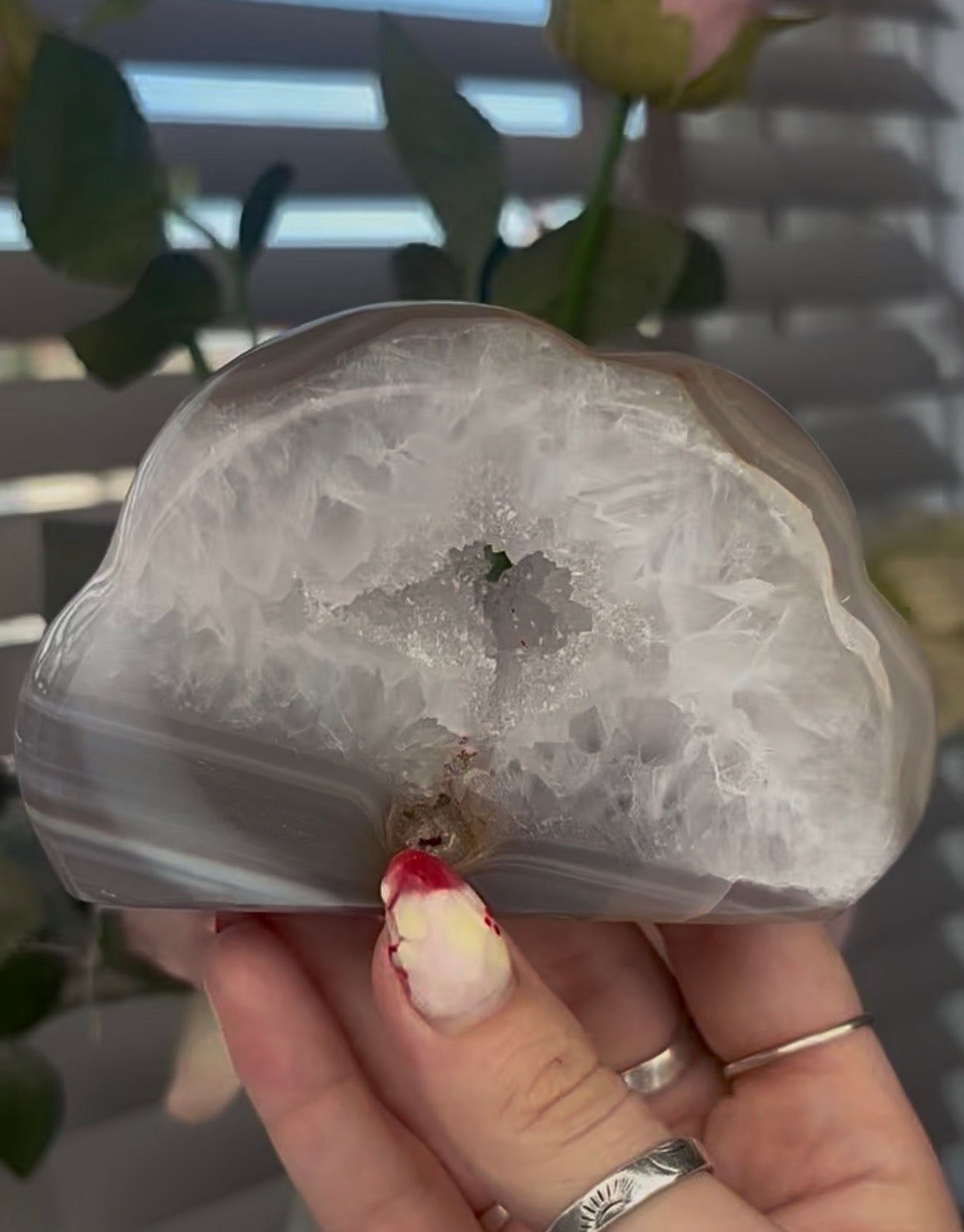 Beautiful, agate cloud with druzy