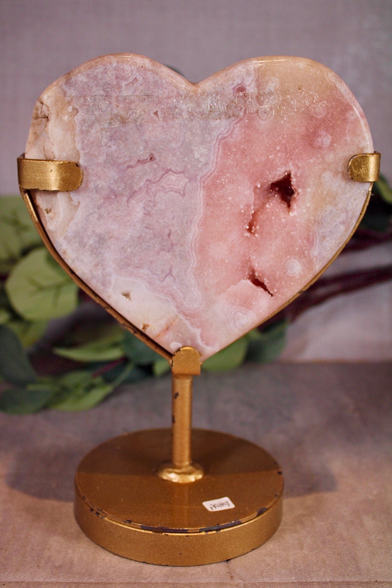 Peachy, pink amethyst heart on stand 1.165kg - paint is scratched off stand (can easily be repainted)