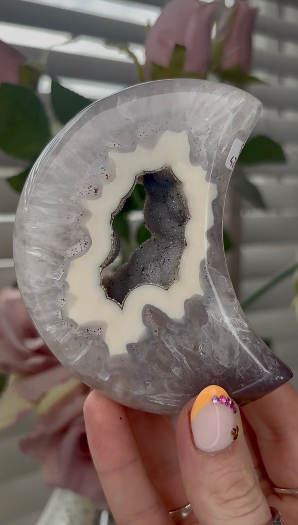 Beautiful, high quality, agate moon with druzy - stand included