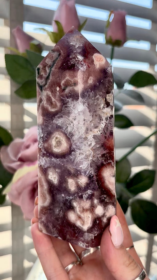 Beautiful, high quality, Pink amethyst tower with quartz & Green jasper - 15cm