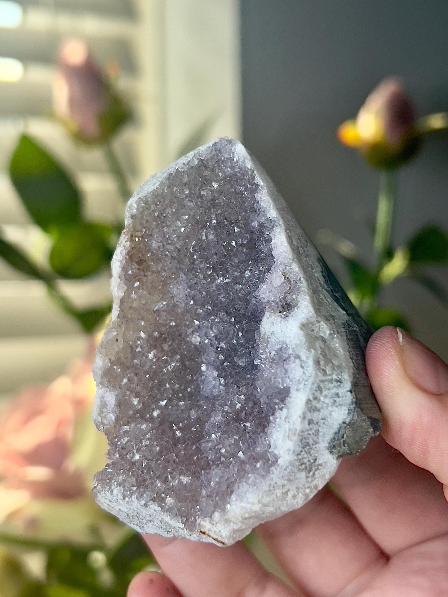 amethyst cutbase light pink toned freeform - 135G 6.5CM (H) 5CM (W)