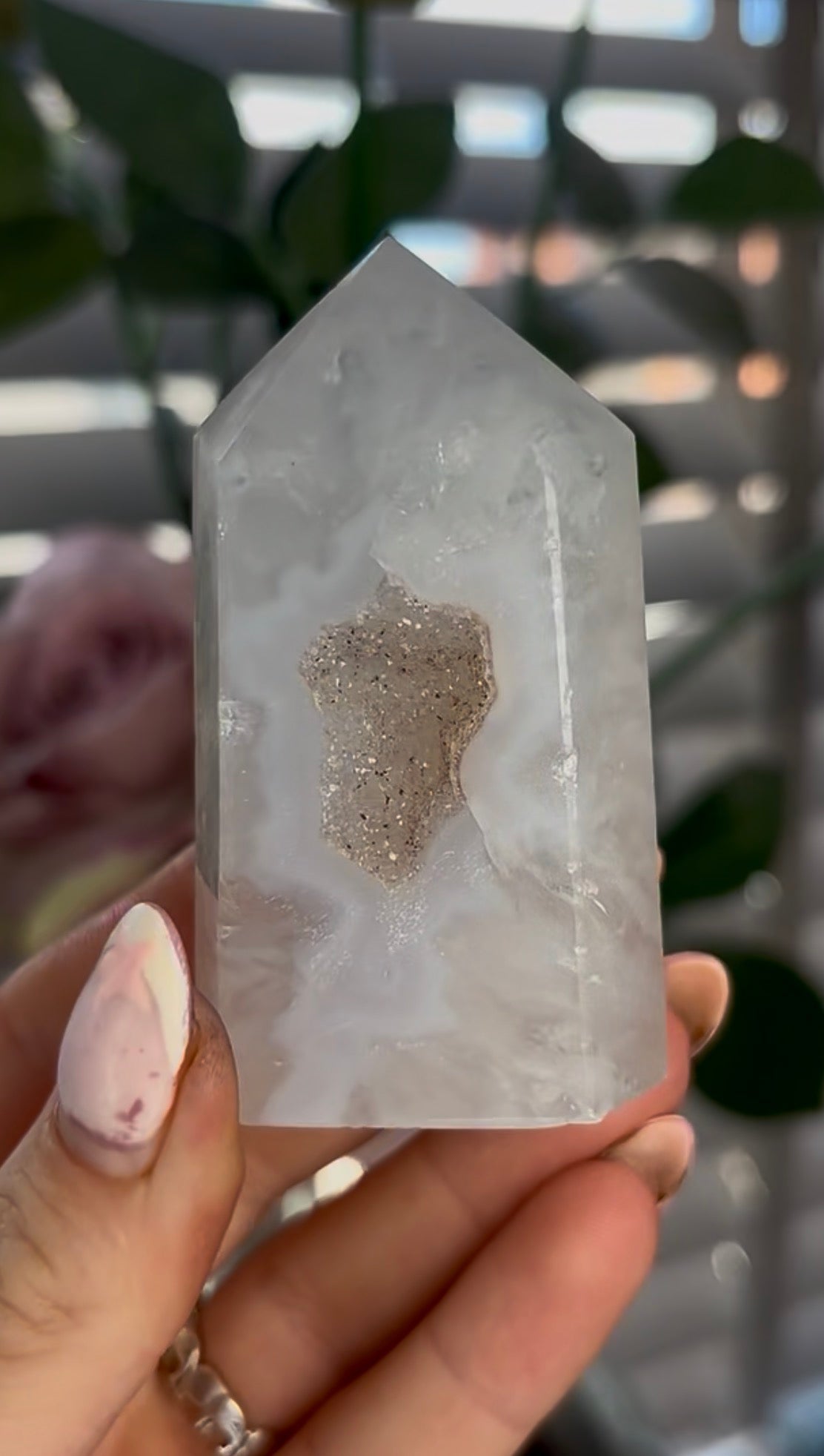 Beautiful, agate tower with druzy