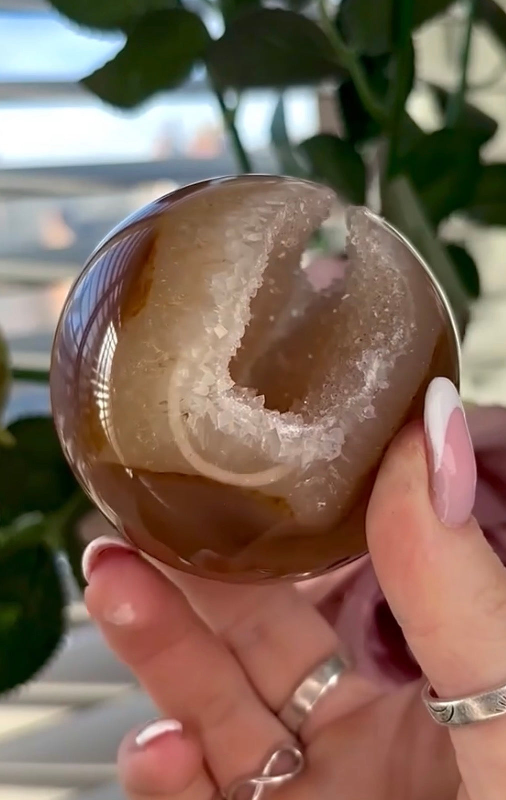 Gorgeous, high grade, agate sphere