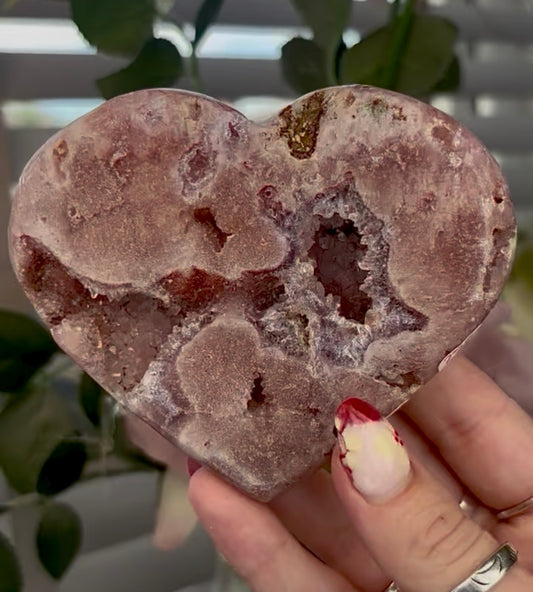 Pretty pink amethyst heart - comes with stand (10cm)