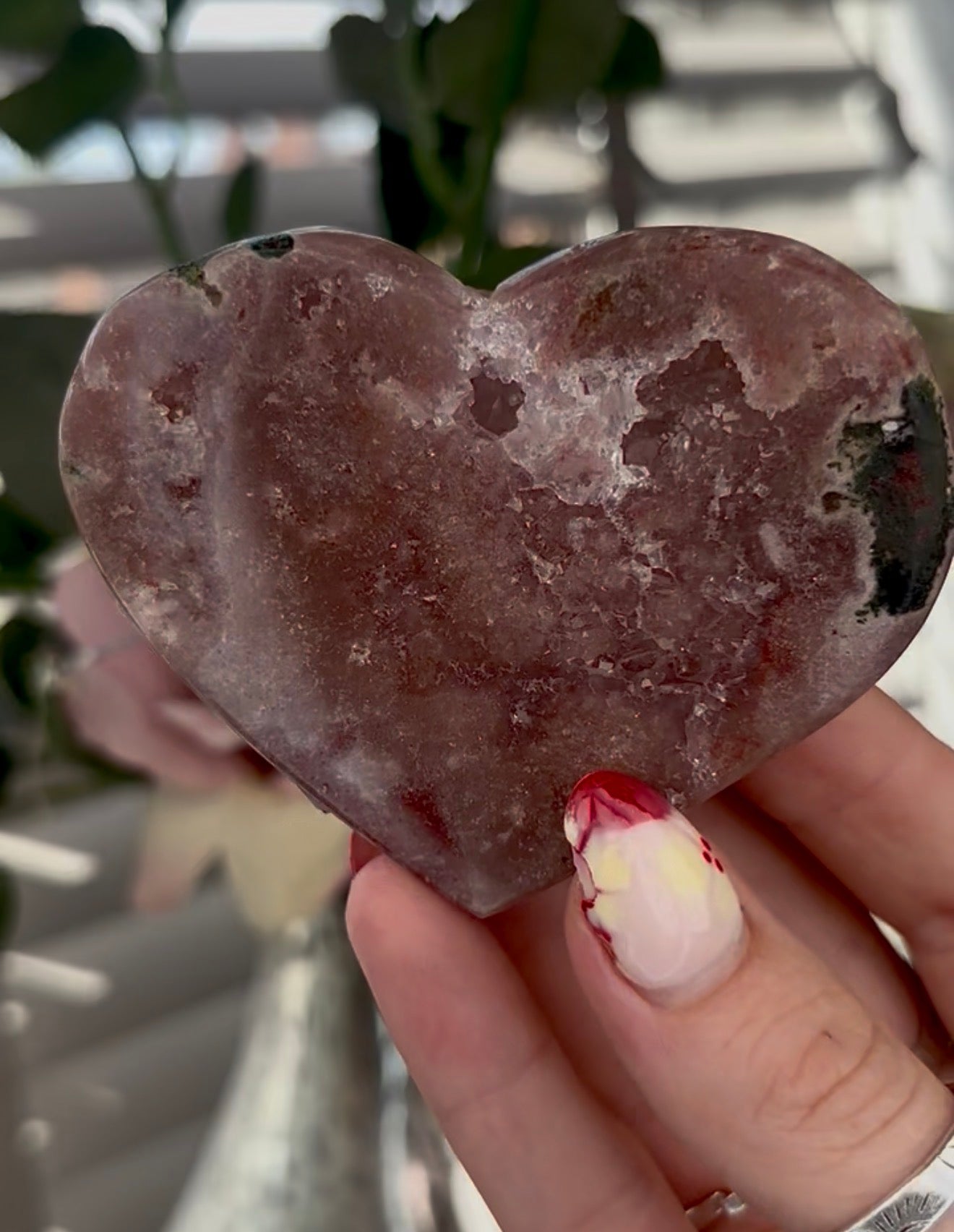 pink amethyst heart - comes with stand 8cm