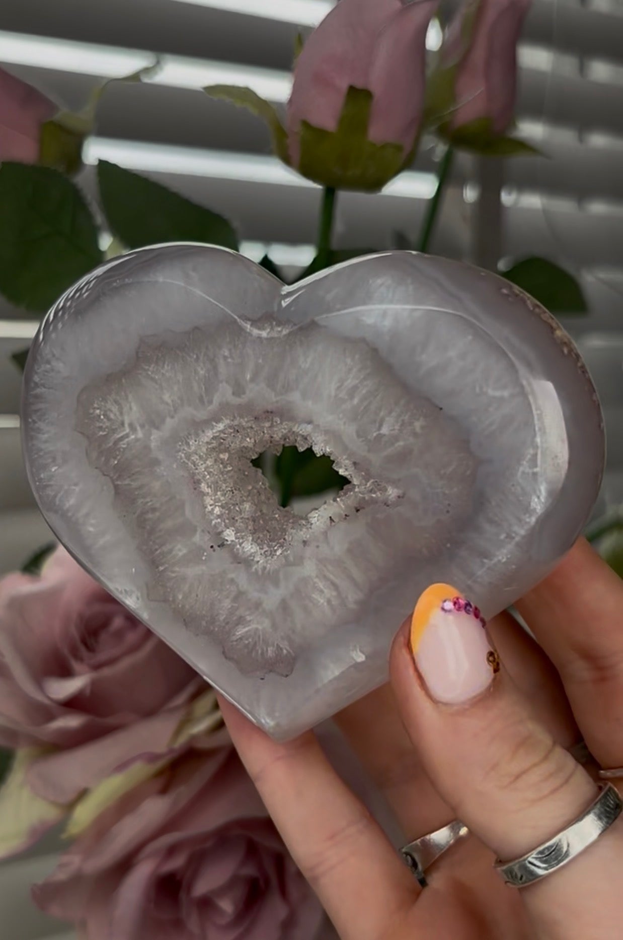 Beautiful, high grade, agate heart with druzy - comes with stand