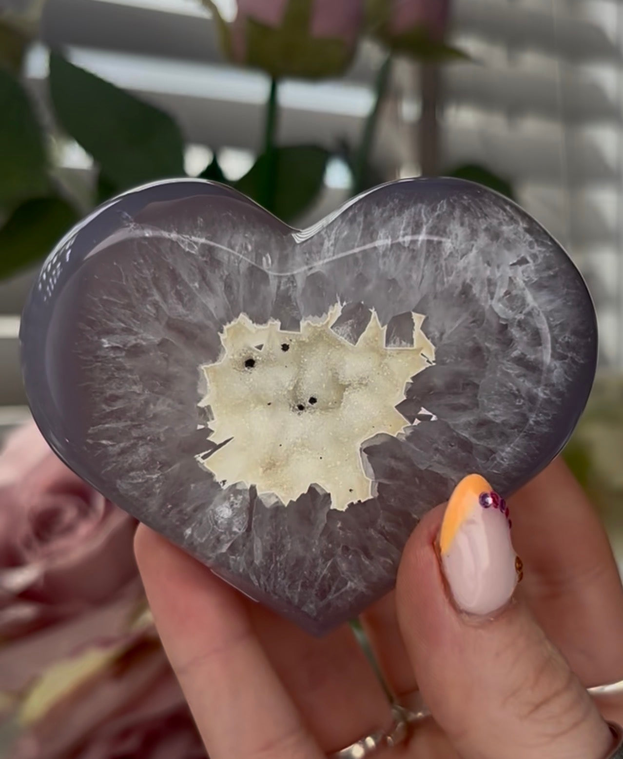 Beautiful, high quality, agate heart  with druzy - stand included