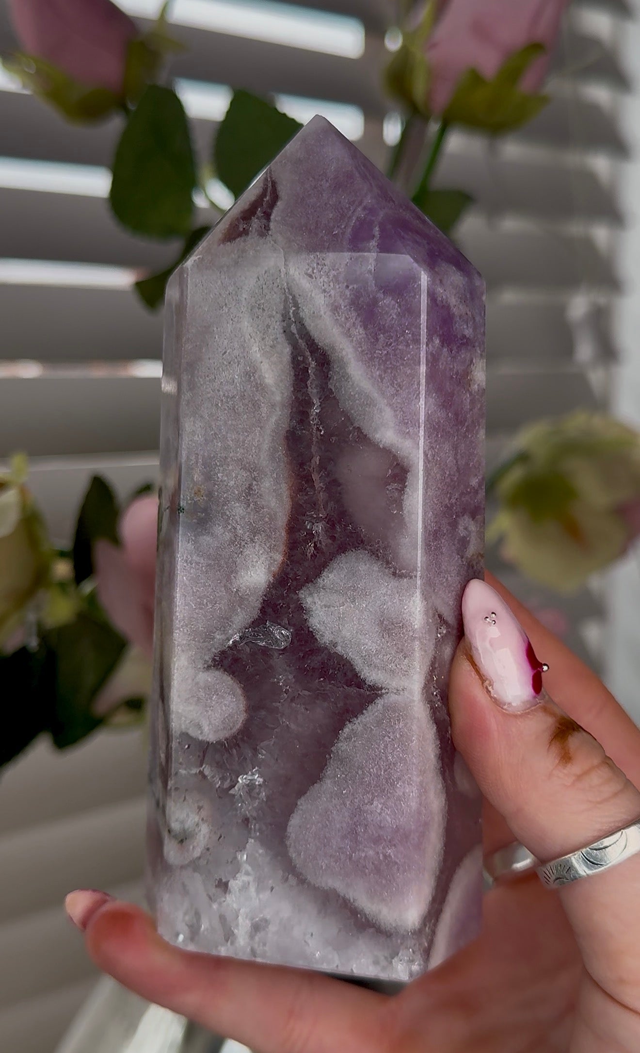 Hq Pink amethyst tower in lilac tones 14cm(h) 6cm(w)
