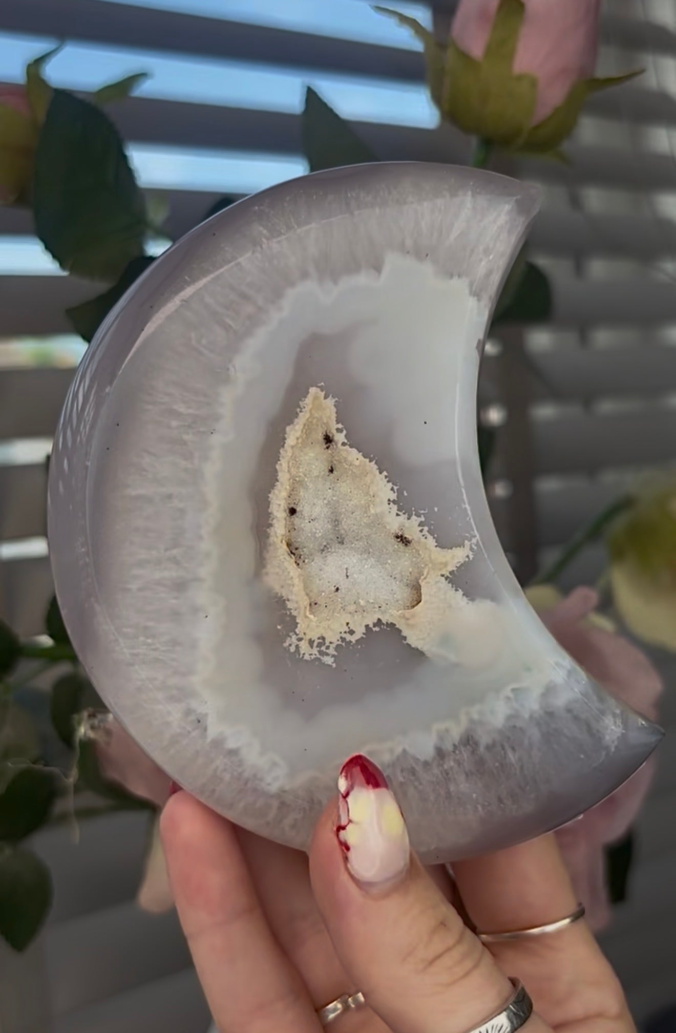 Beautiful, high quality, agate moon with druzy - stand included