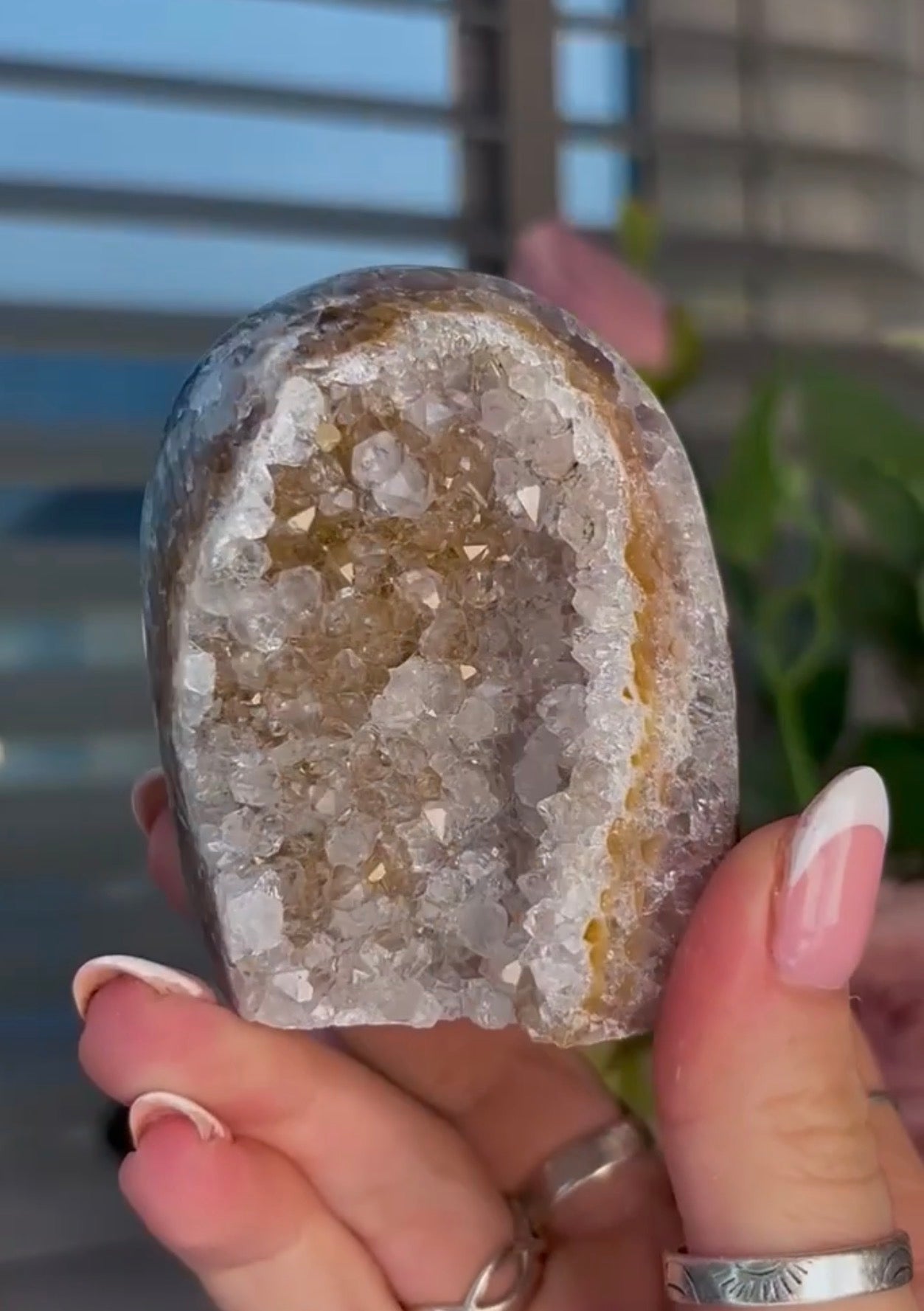 High quality, citrus toned, rainbow amethyst agate, cutbase