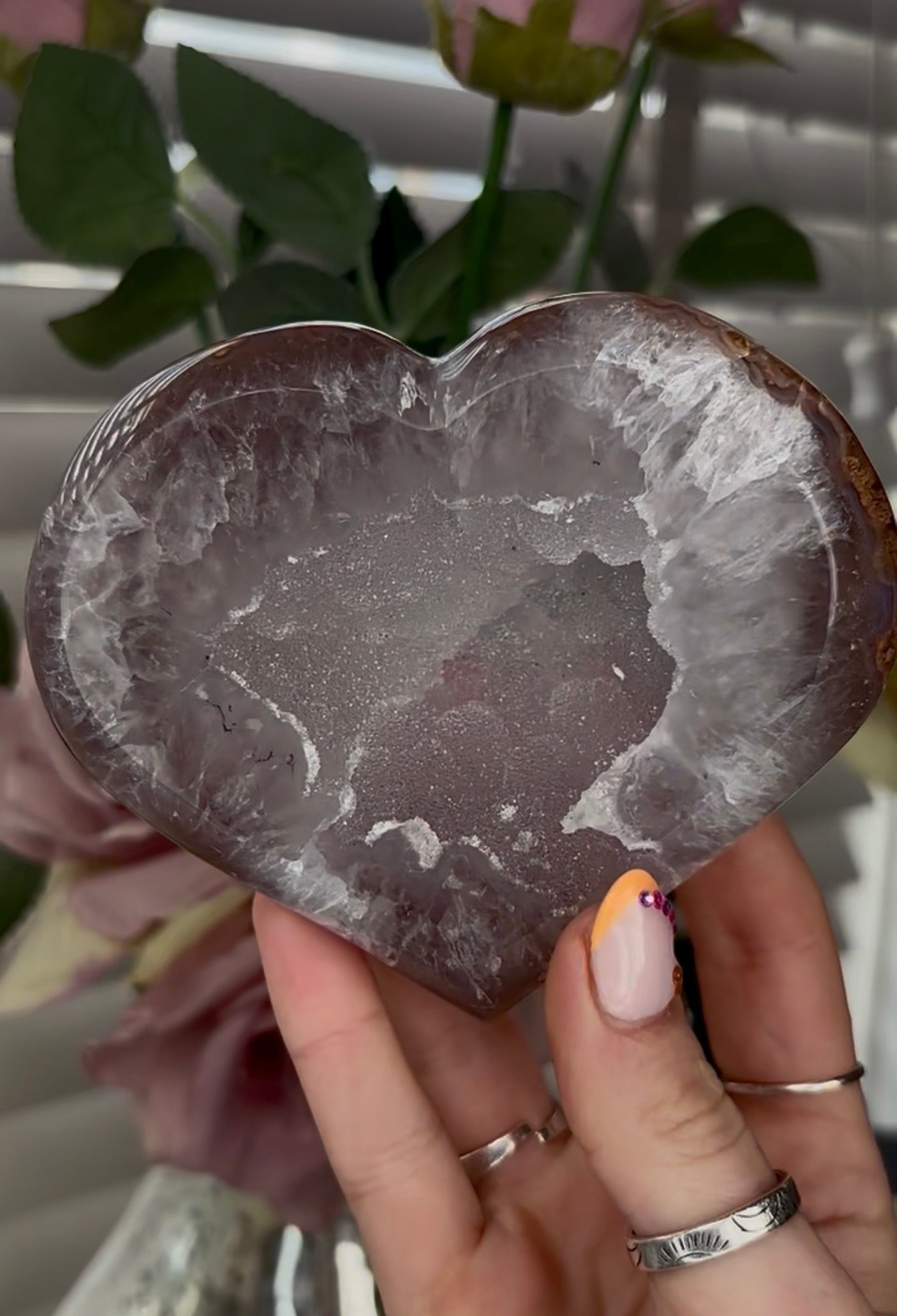 Beautiful, high grade, agate heart with druzy - stand included