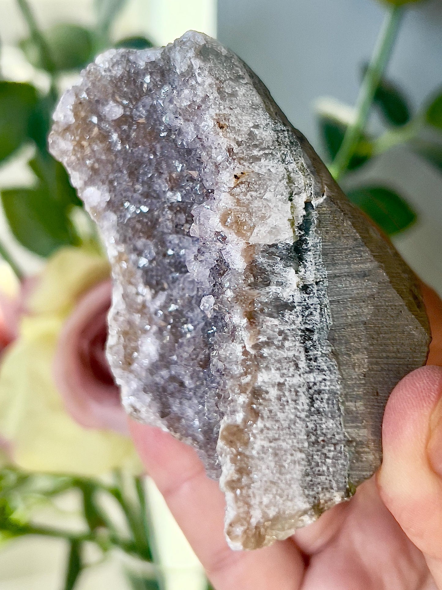 amethyst cutbase green toned freeform - 245g 7cm(h) 6cm(w)