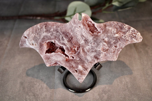 High quality, Freestanding, Red, pink amethyst, bat carving 420g 16cm(W) 9cm(H)
