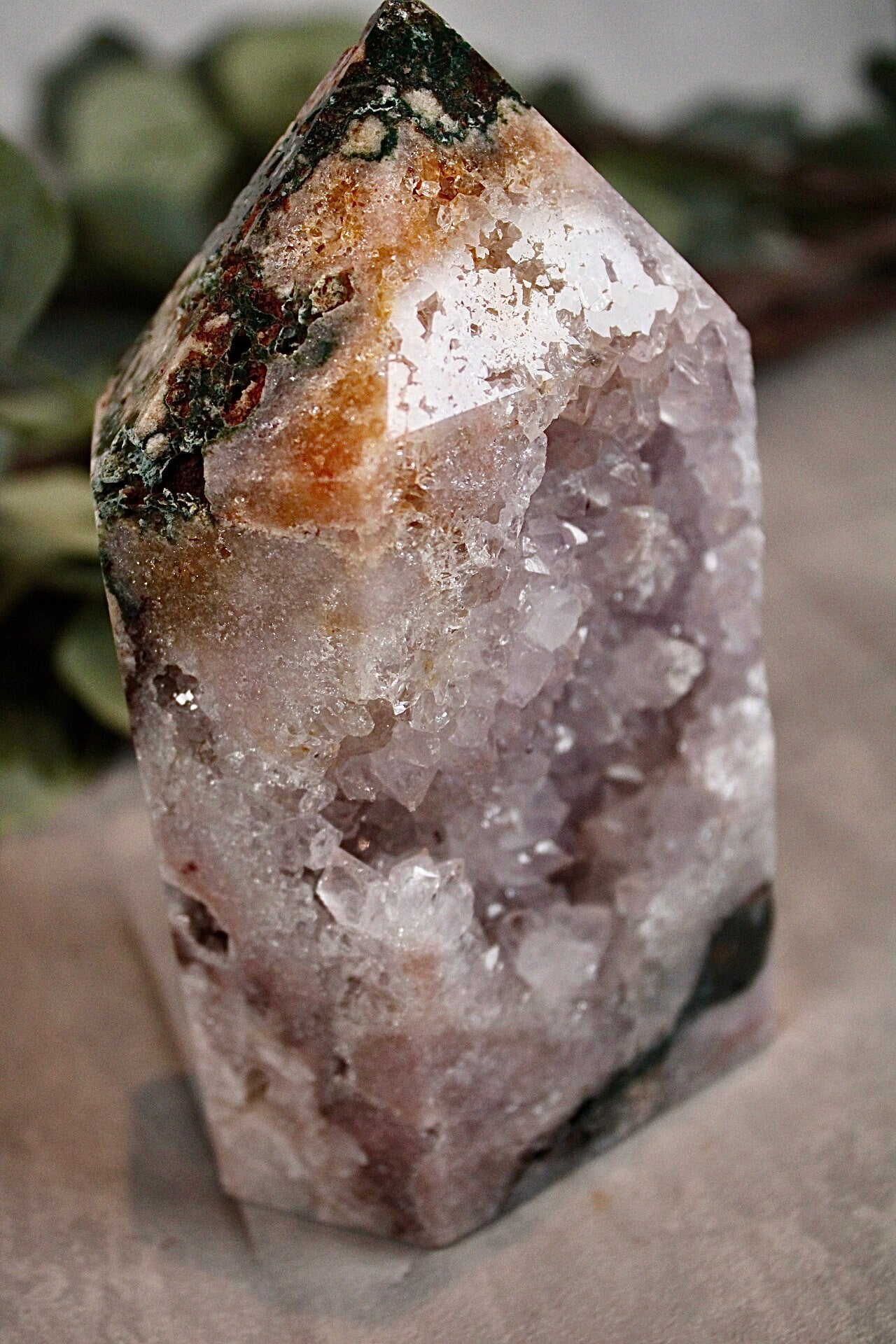 Large pink amethyst tower with green jasper - 955g 14cm (h)