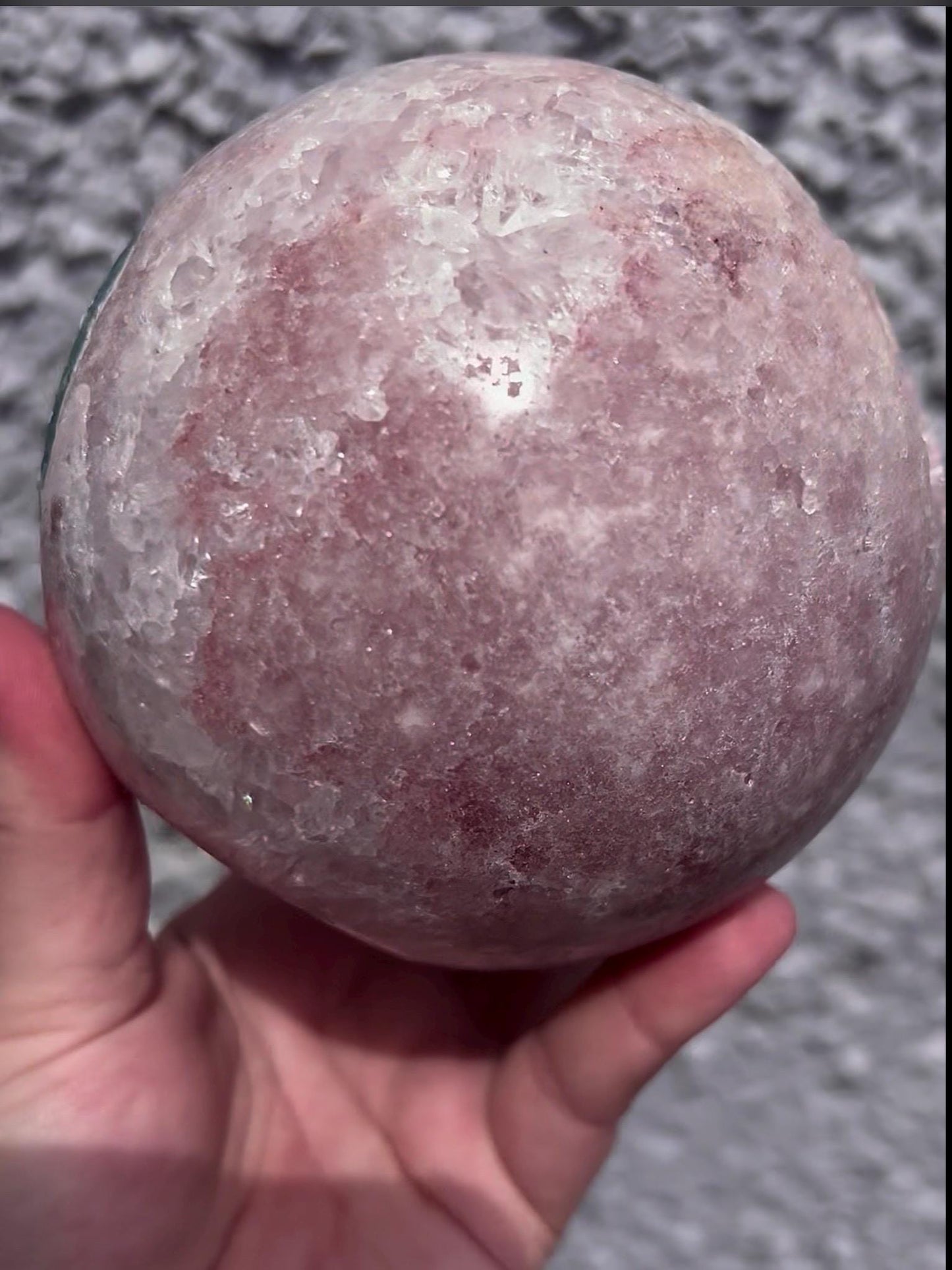 large, high grade, statement pink amethyst with a perfect pink tone &beautiful flower formations and high clarity quartz 1.808kg