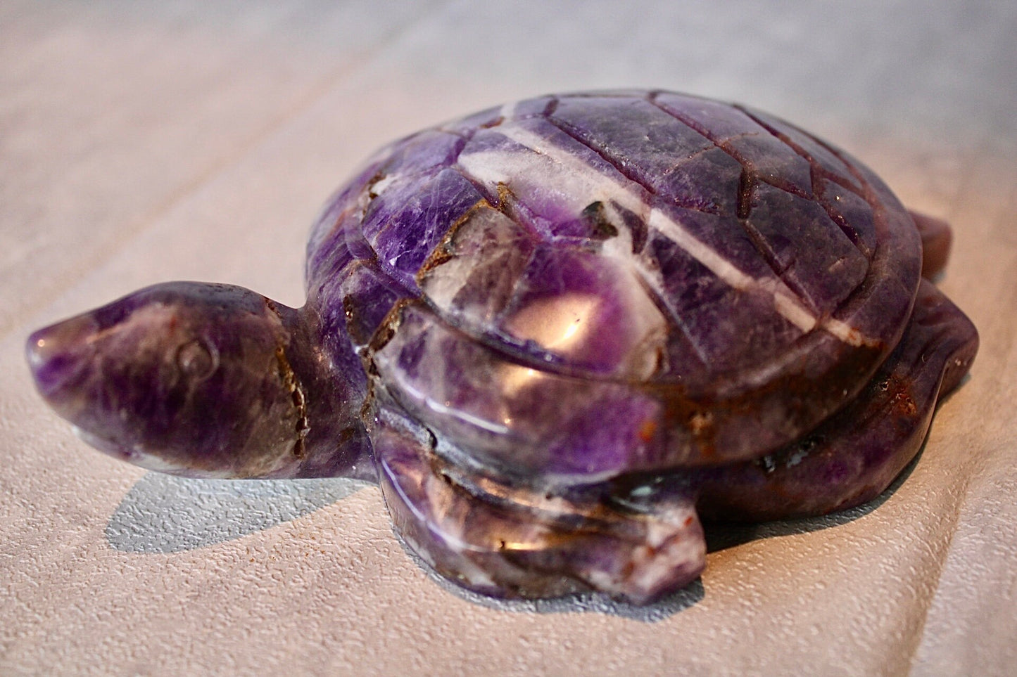 Large, Dream amethyst sea turtle carving 13CM (L) 10CM (L)