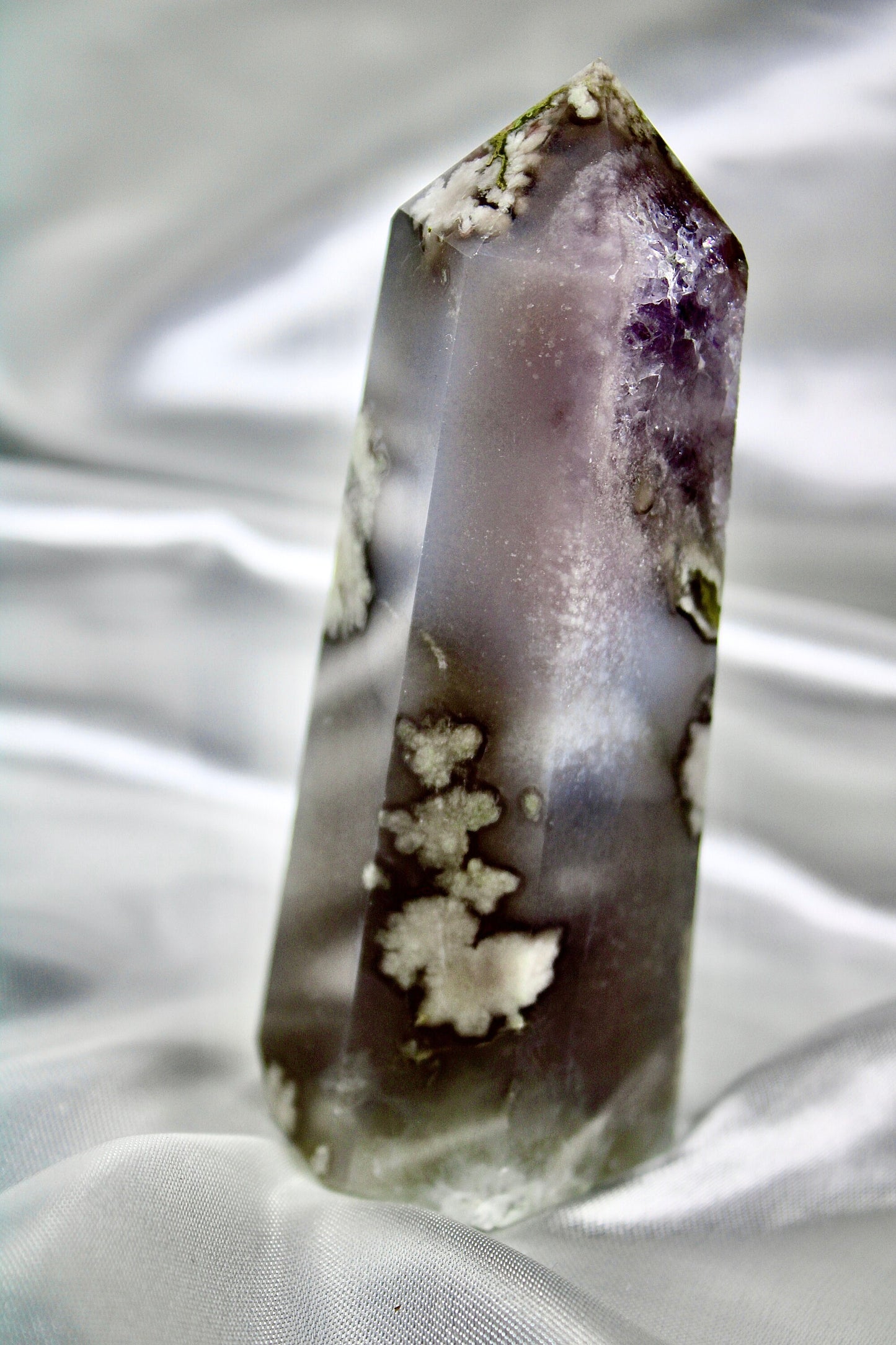 Black flower agate tower with amethyst 303g nearly 12cm