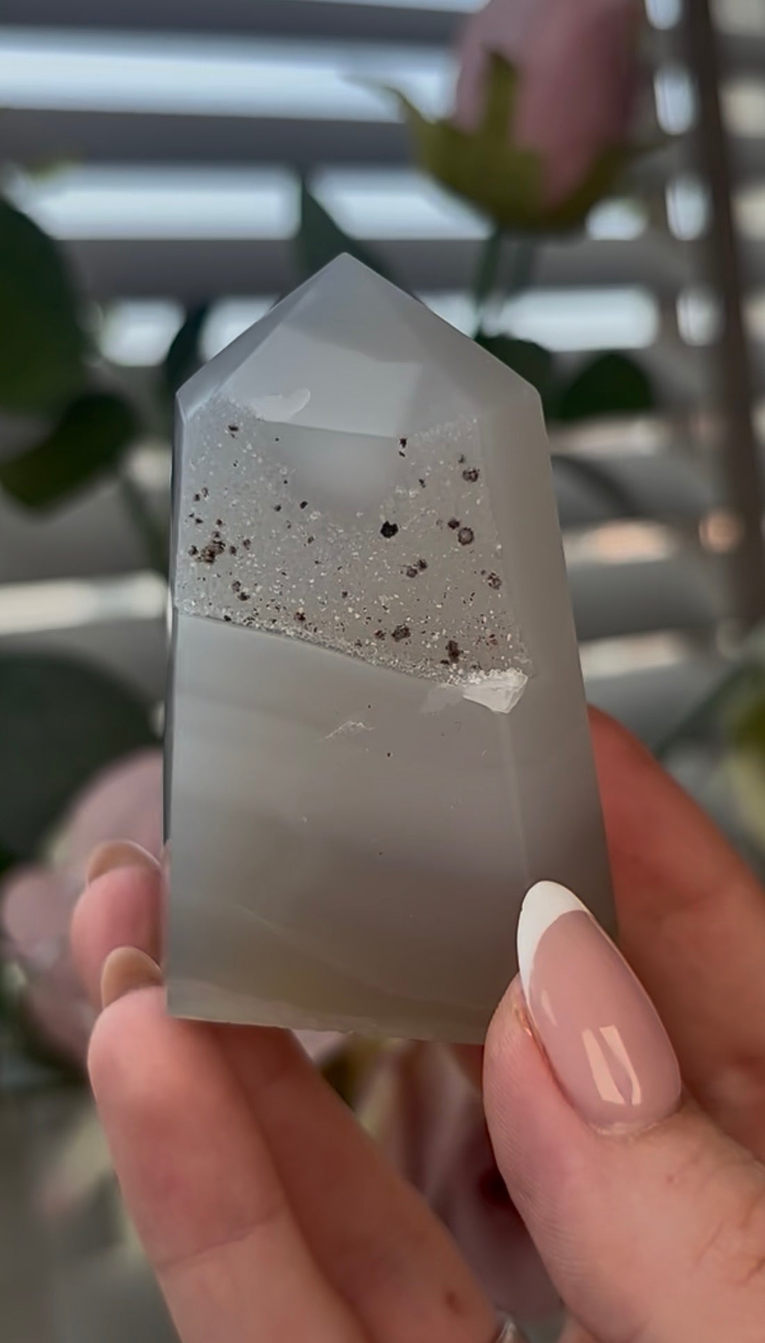 Beautiful, agate tower with druzy