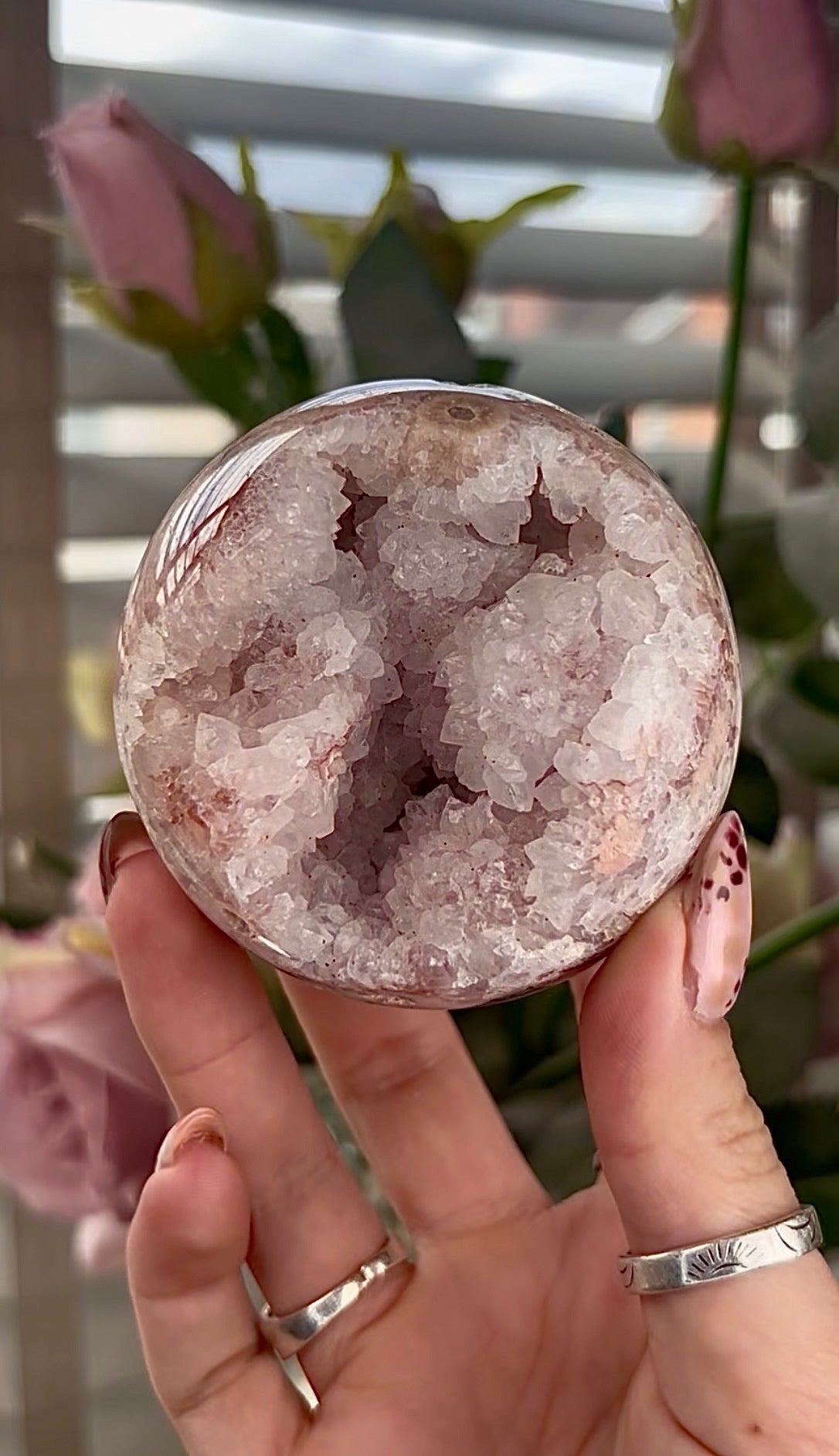 High grade, amethyst Flower agate sphere with high clarity quartz