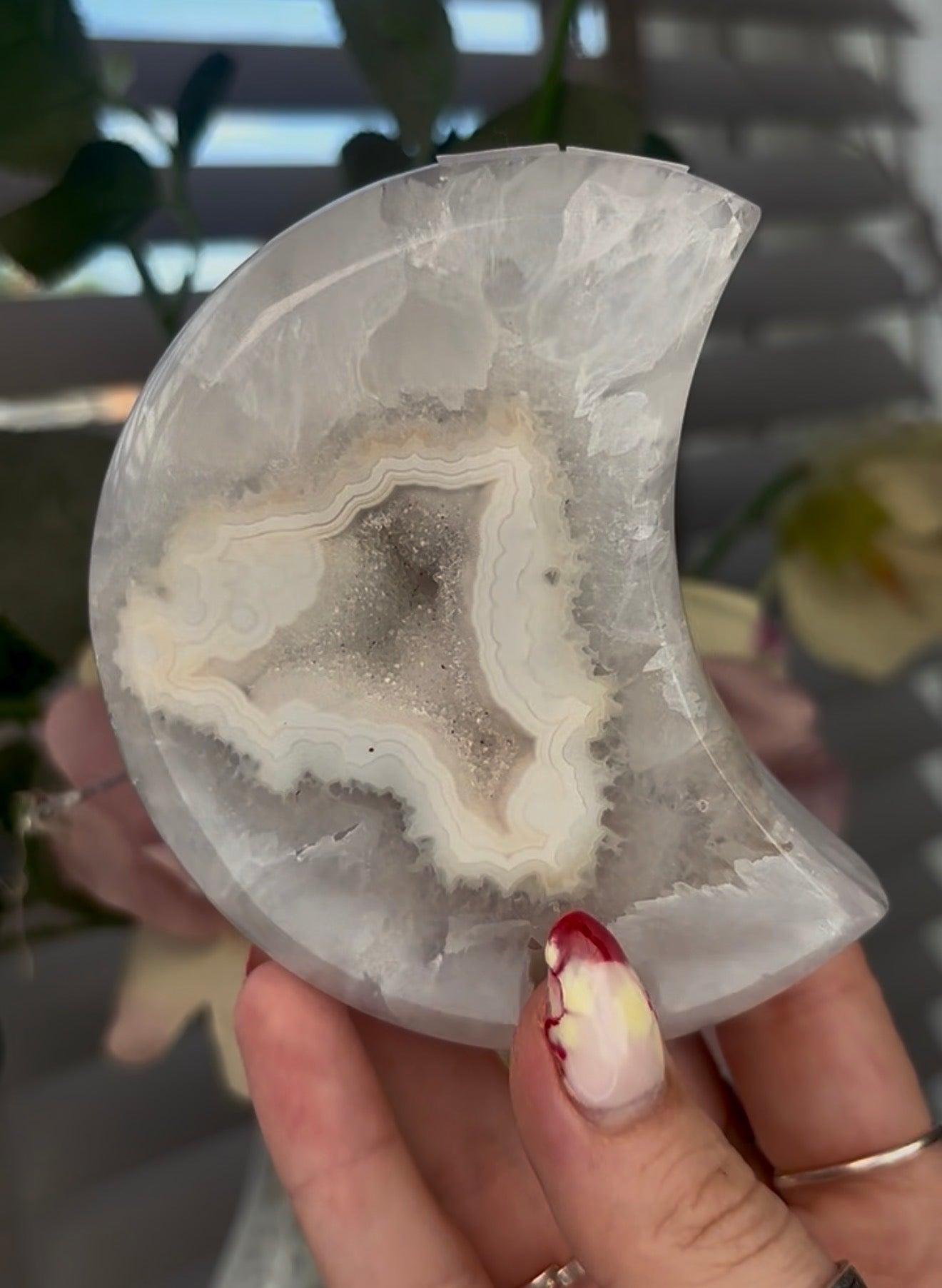 Beautiful, high quality, agate moon with druzy - stand included