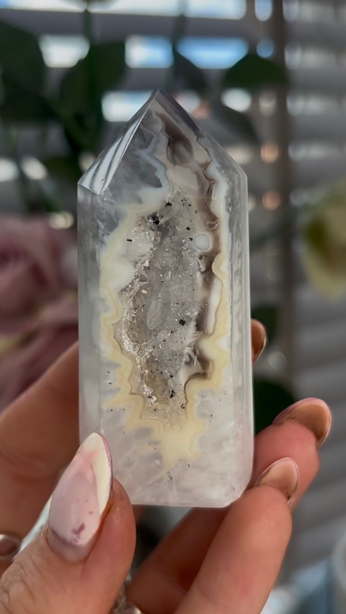 Beautiful, high grade, agate tower with druzy