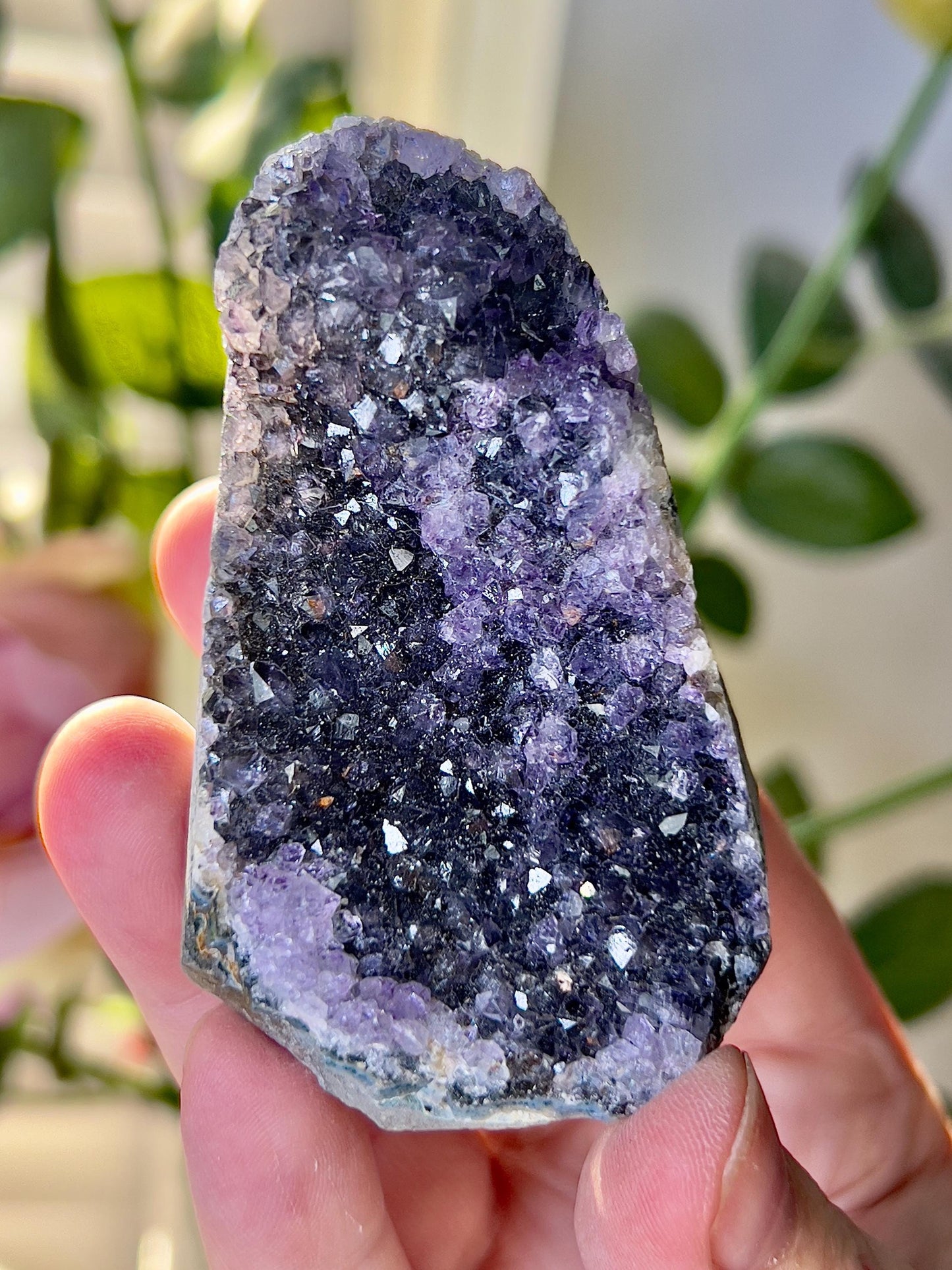 amethyst cutbase freeform 125g 5cm(h) 6cm(w)