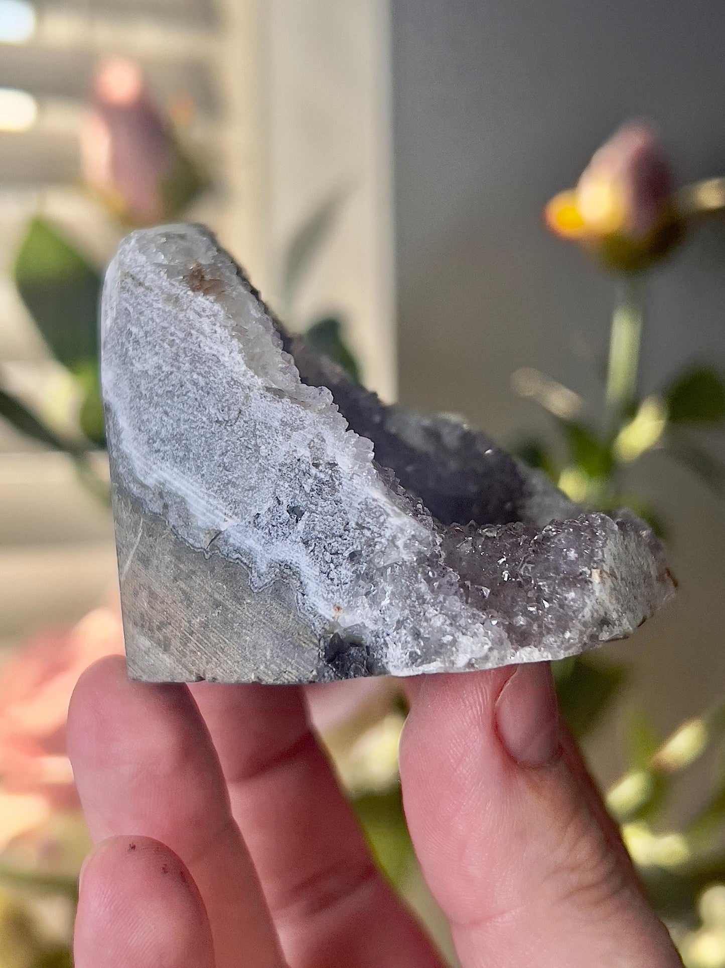 amethyst cutbase light pink toned freeform - 135G 6.5CM (H) 5CM (W)